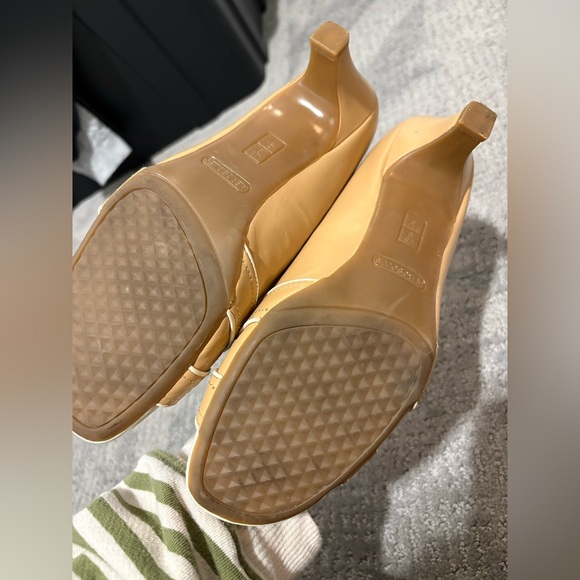 Anne Klein iFlex yellow slingback shoes - Picture 3 of 4